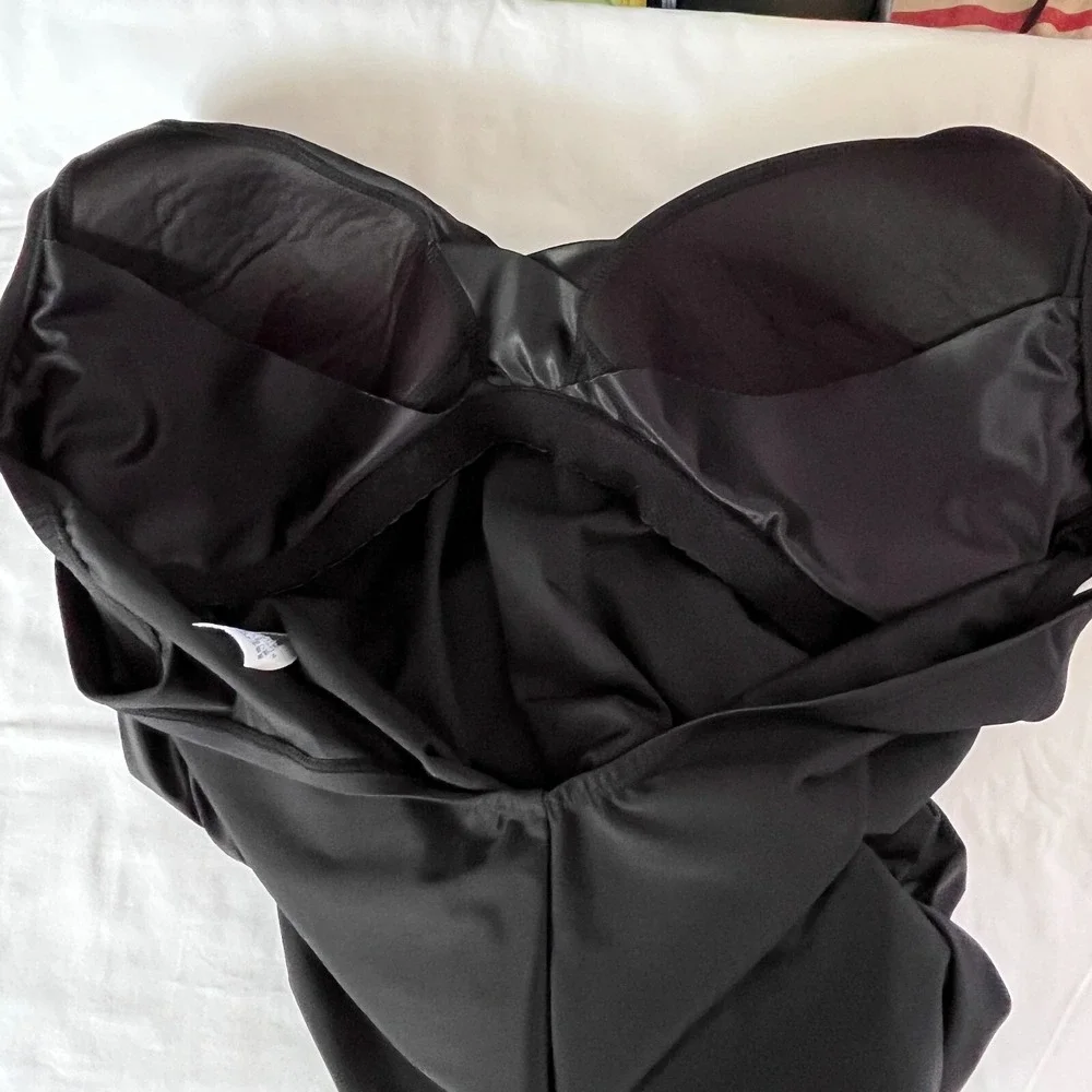 Lands End Slender Suit Wrap‎ One-Piece Swimsuit 16D Black Firms Shapes Vacation